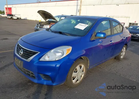 2013 Nissan Versa 1.6 Sv z USA, uszkodzony, nr VIN 3N1CN7AP7DL832417